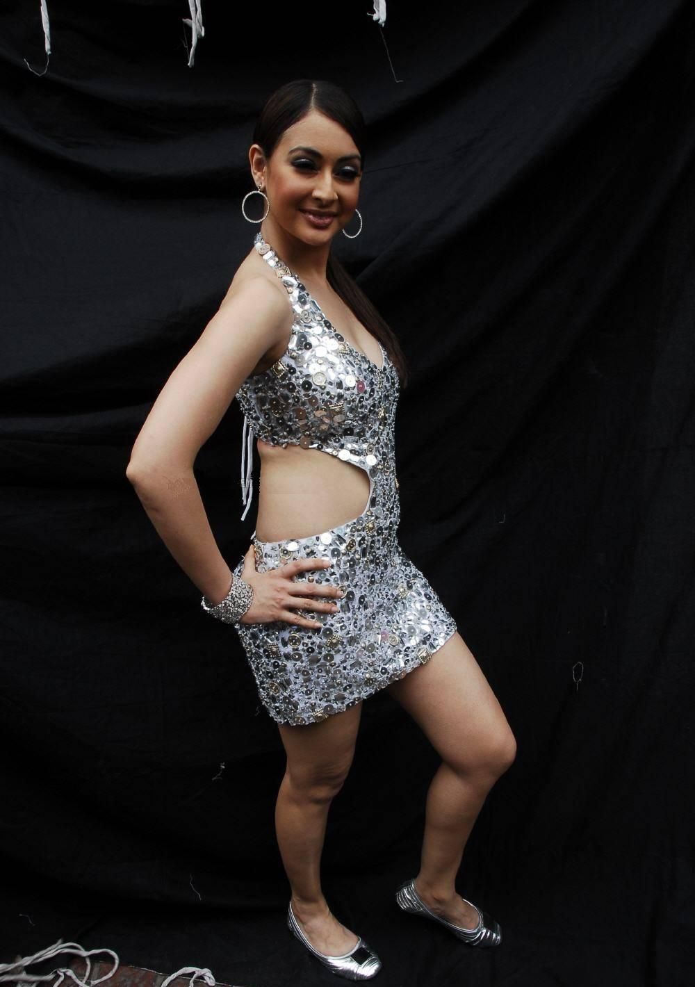 hottest women completely nude mun mun datta cum in to mouth